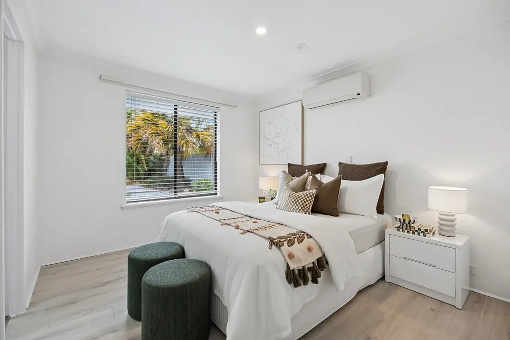 Mullaloo 3房  COASTAL OPPORTUNITY KNOCKS - LIVE IN, RENOVATE OR BUILD UP!