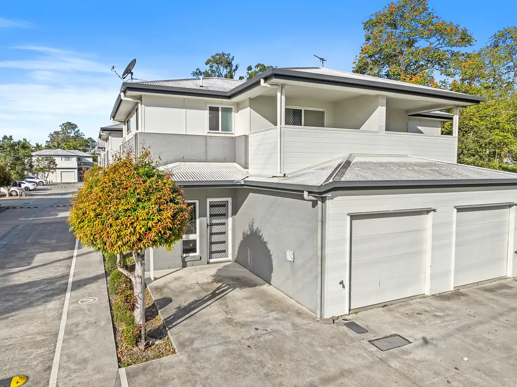 Loganlea 2房 现代低维护联排别墅 – 首次置业者或投资者的理想之选 MODERN, LOW-MAINTENANCE TOWNHOUSE – IDEAL FOR FIRST HOME BUYERS OR INVESTORS