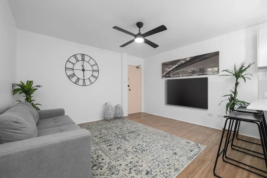 Hillsdale 2Zimmer Renovated Ground Floor Apartment - 72sqm