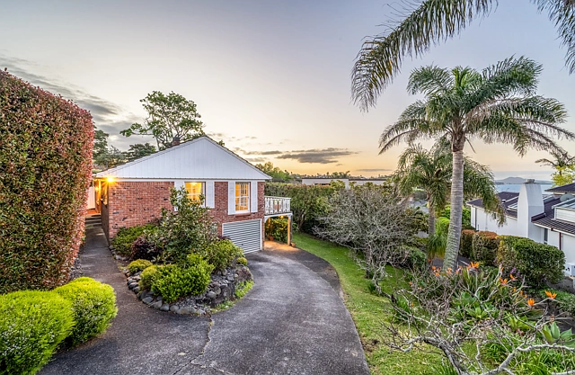 8 Pleasant Place, Mellons Bay, Manukau City