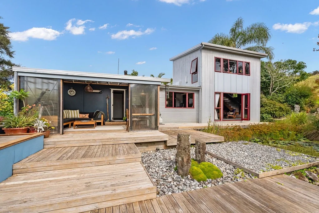 Enjoy the best of peaceful country-style living