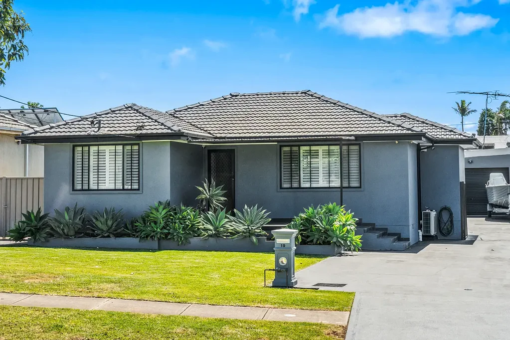 19 Hinkler Street, Smithfield, NSW 2164