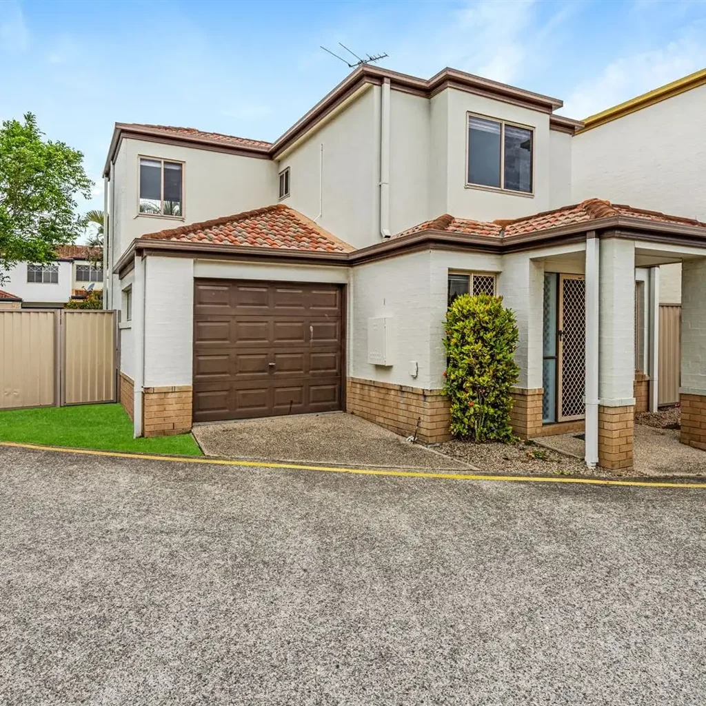 Ideal Location, Great Townhouse!
