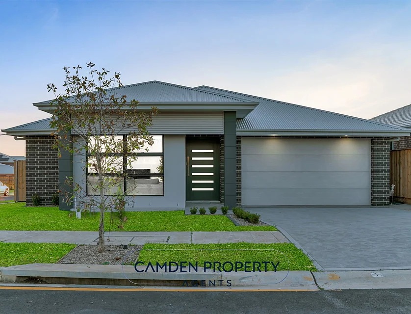 1 &amp; 1a Rainbird Street, Menangle Park, Macarthur Region, 5 غرف, 3 حمامات, House