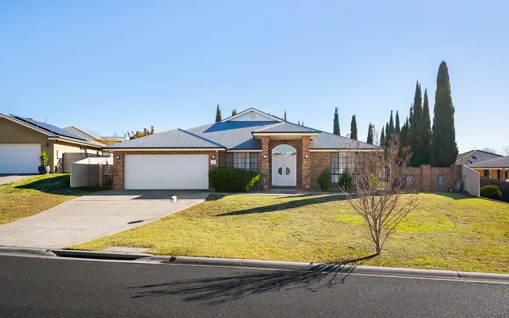 16 O'Reilly Place, Llanarth, NSW 2795