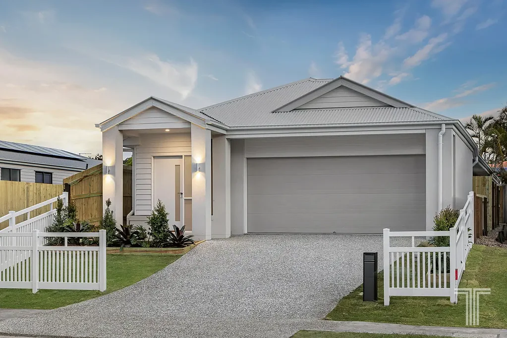Birkdale 4Kwarto Luxury New Home with Premium Finishes -  Move In Ready!