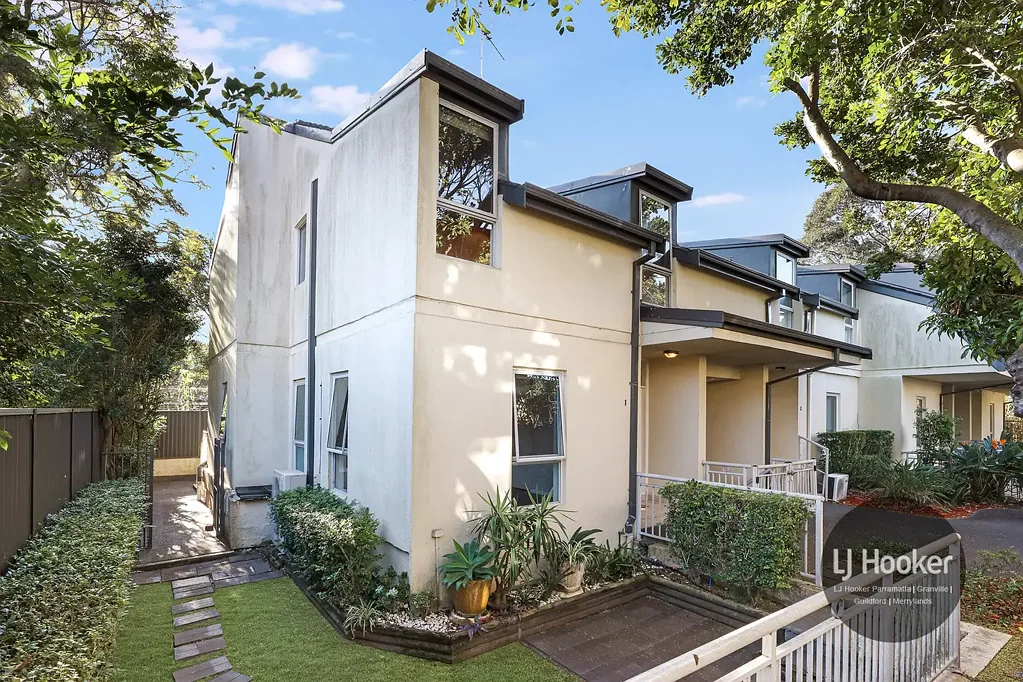 Bardwell Park 4部屋 Private Corner 4 Bedroom Townhouse