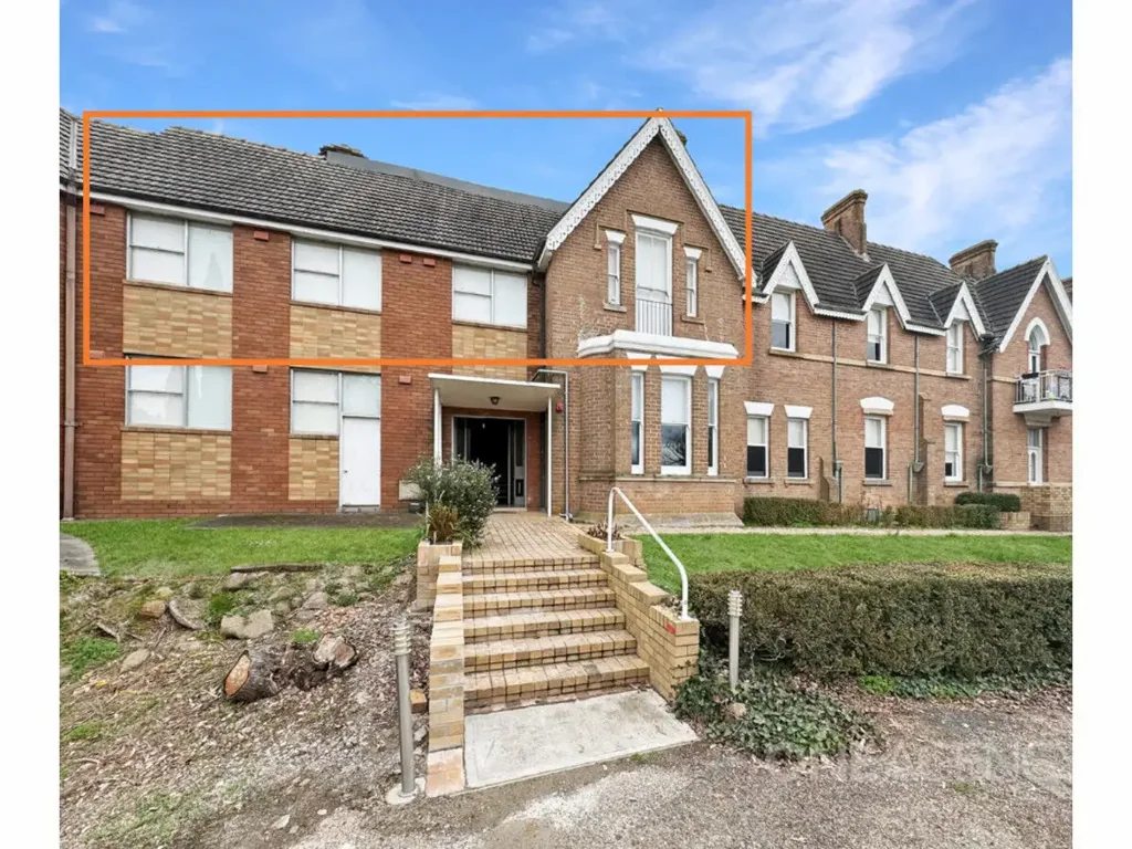 Goulburn 3房  UNIT ON TOP FLOOR