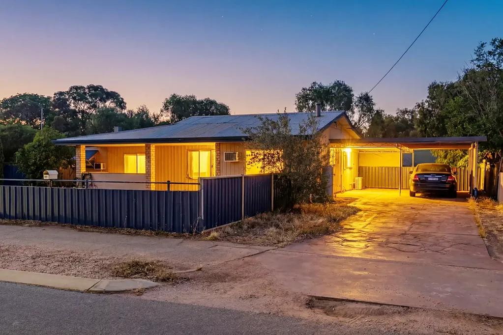 Merredin 4房  Affordable Country Living With Potential