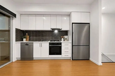 3/1 Gladstone Parade, Glenroy, VIC 3046, 3房, 2浴, Townhouse