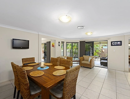 17 Denawen Street, Palm Beach, QLD 4221, 5房, 2浴, 独立屋