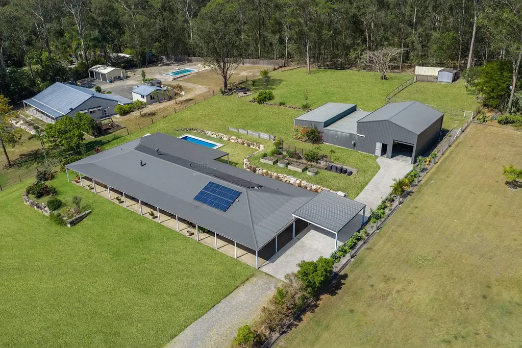 Yatala 5कमरा The Ultimate Acreage Lifestyle - Space, Comfort & Endless Possibilities!