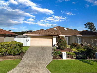 Ormeau 3房  Immaculate Duplex Living in the Heart of Ormeau with no Body Corp!