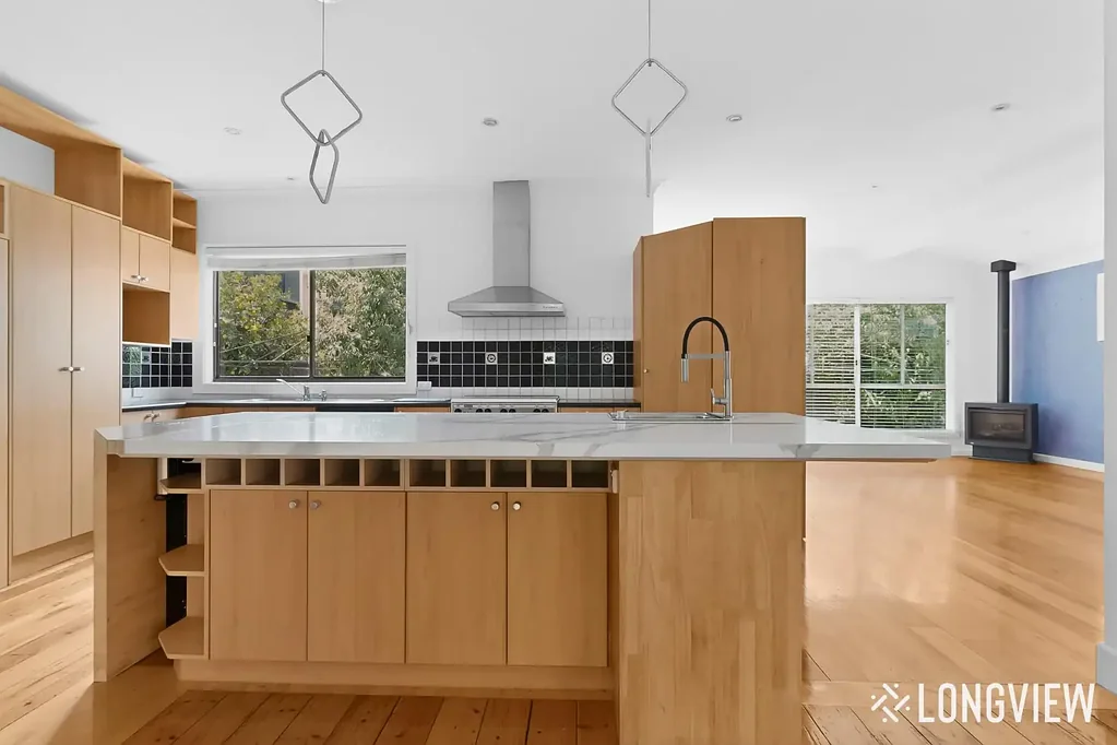 Bright & Spacious Highett Living