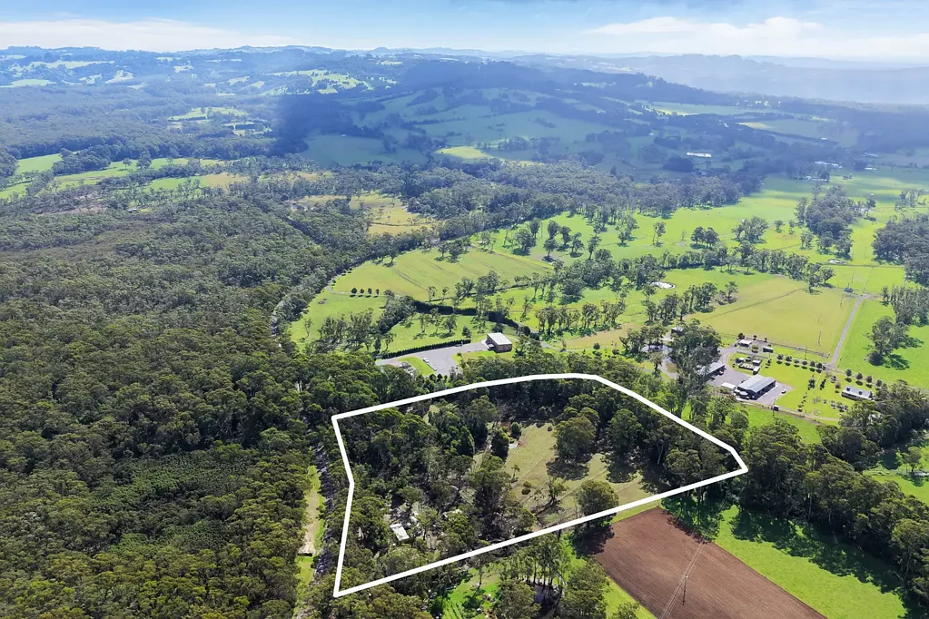Knights Hill  Private Acreage Escape with Scenic Outlooks & Country Charm