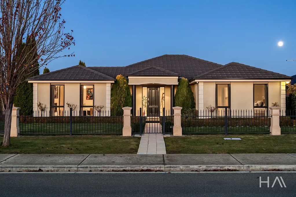 Perth 3房  Your Private Retreat with Poolside Luxury in Perth!