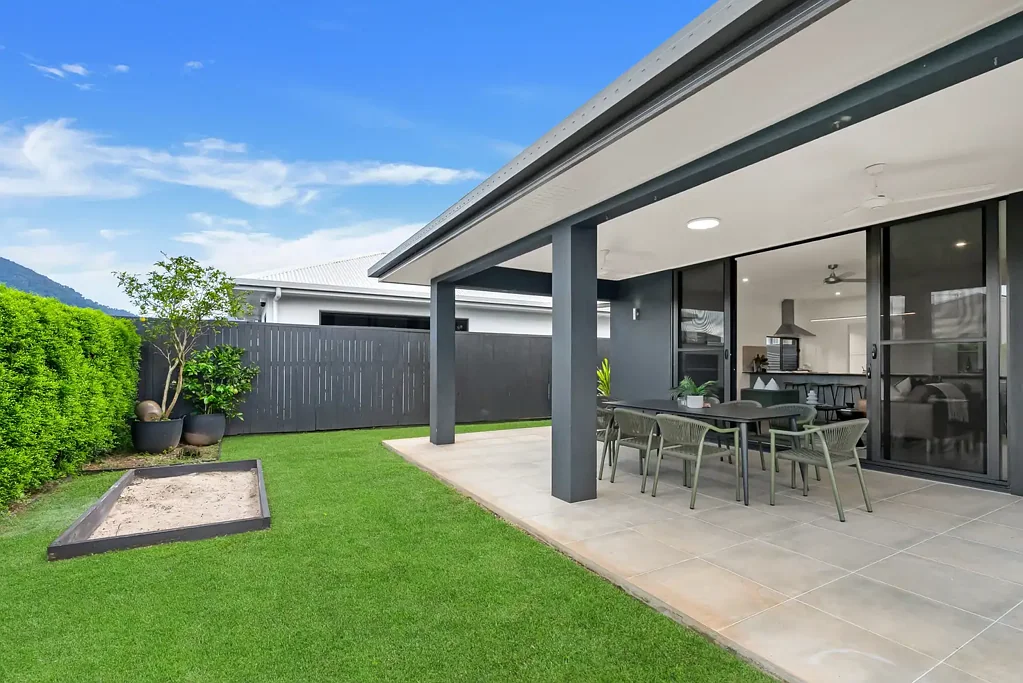 88 Springbrook Avenue, Redlynch, QLD 4870