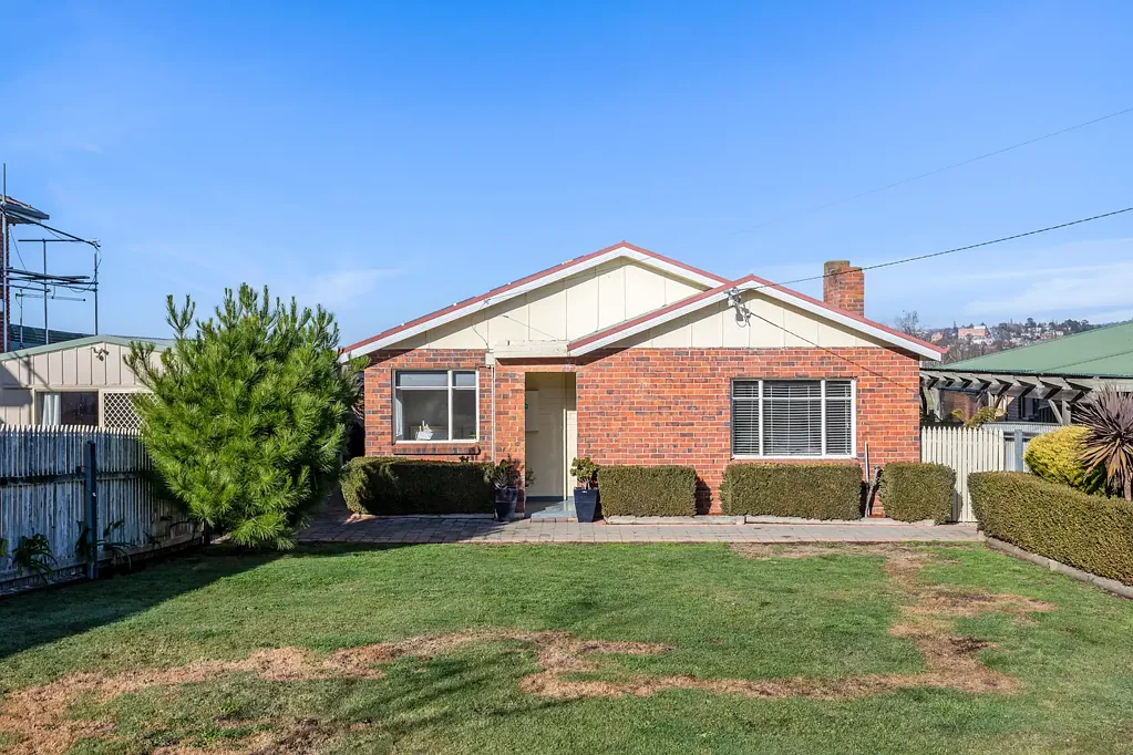 8 Bill Grove, Mowbray, TAS 7248