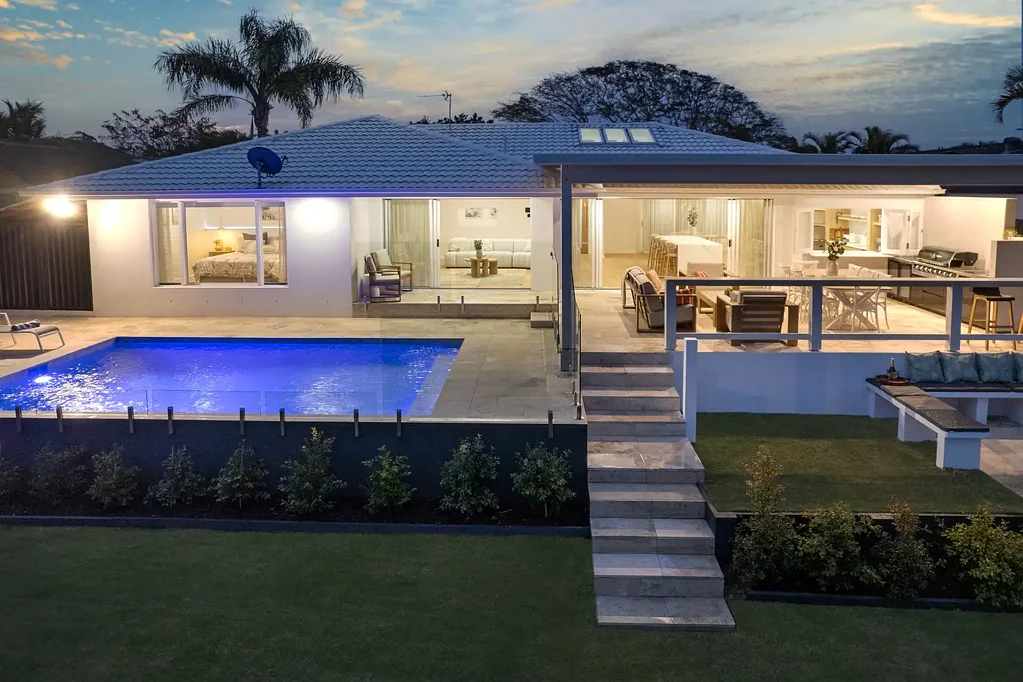 44 Auk Avenue, Burleigh Waters, QLD 4220