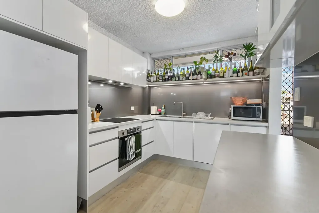 Cairns North 2Kwarto Modern Comfort Meets Prime Location – Ground-Floor Convenience in Cairns North!