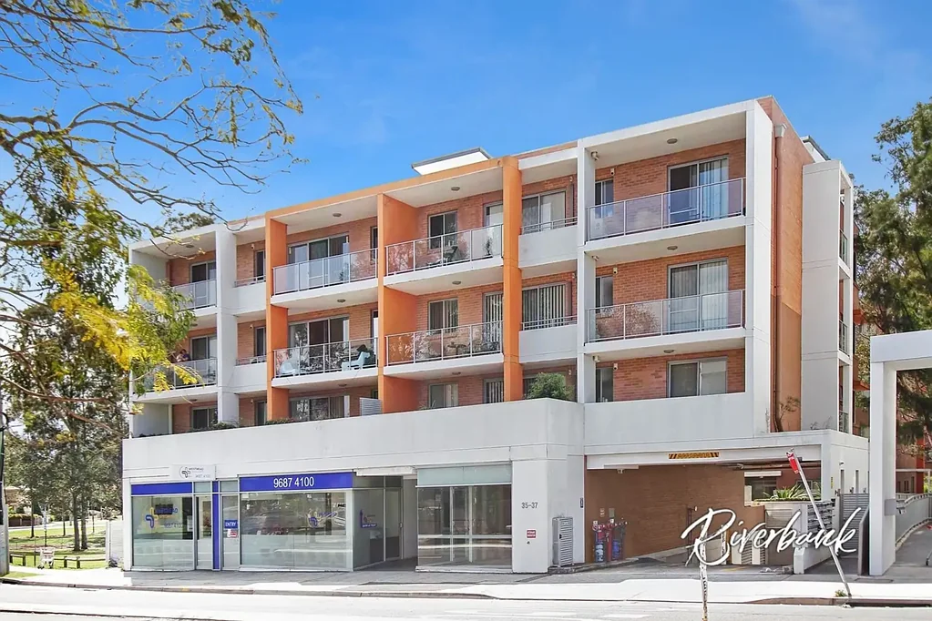 Westmead 3房 Westmead 黄金地段的现代生活 Modern Living in Prime Westmead Location