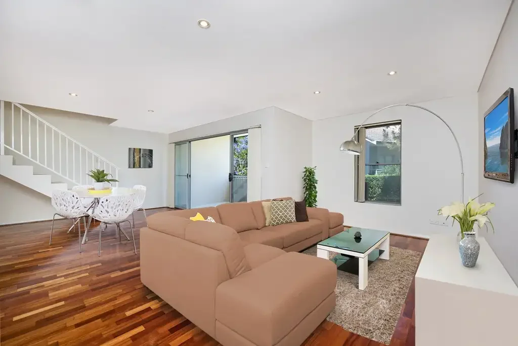 2 BEDROOM SPLIT LEVEL!
