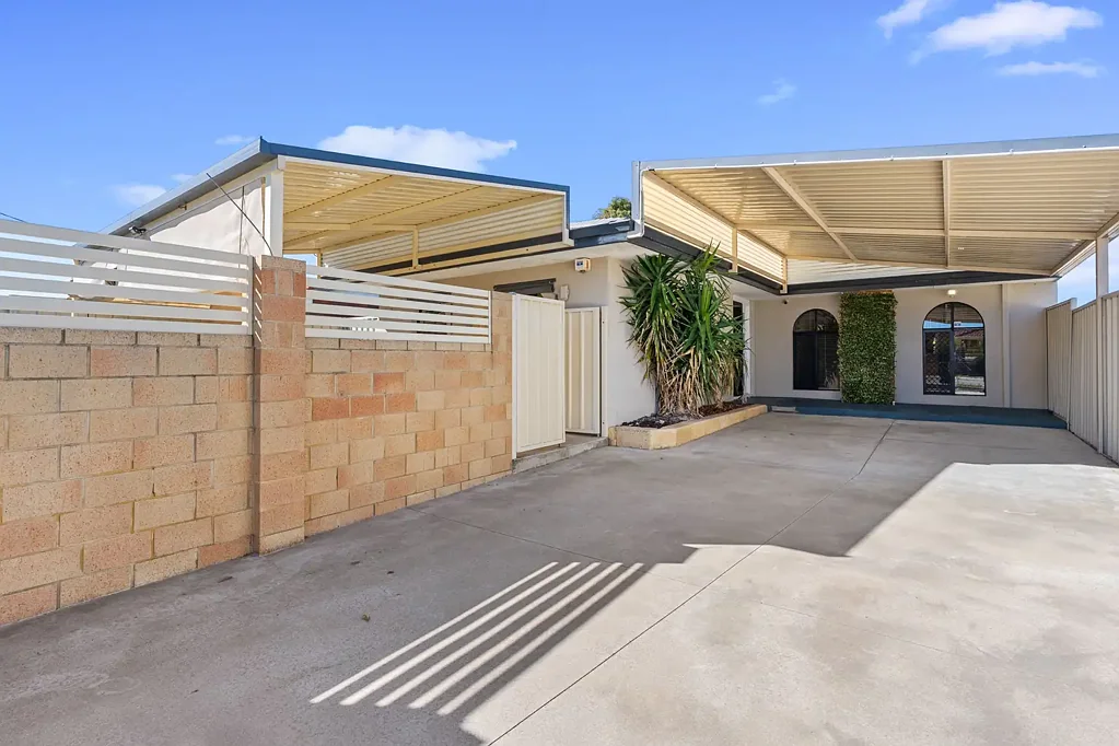 East Cannington 3બેડરૂમ EASY CARE STREET FRONT HOME