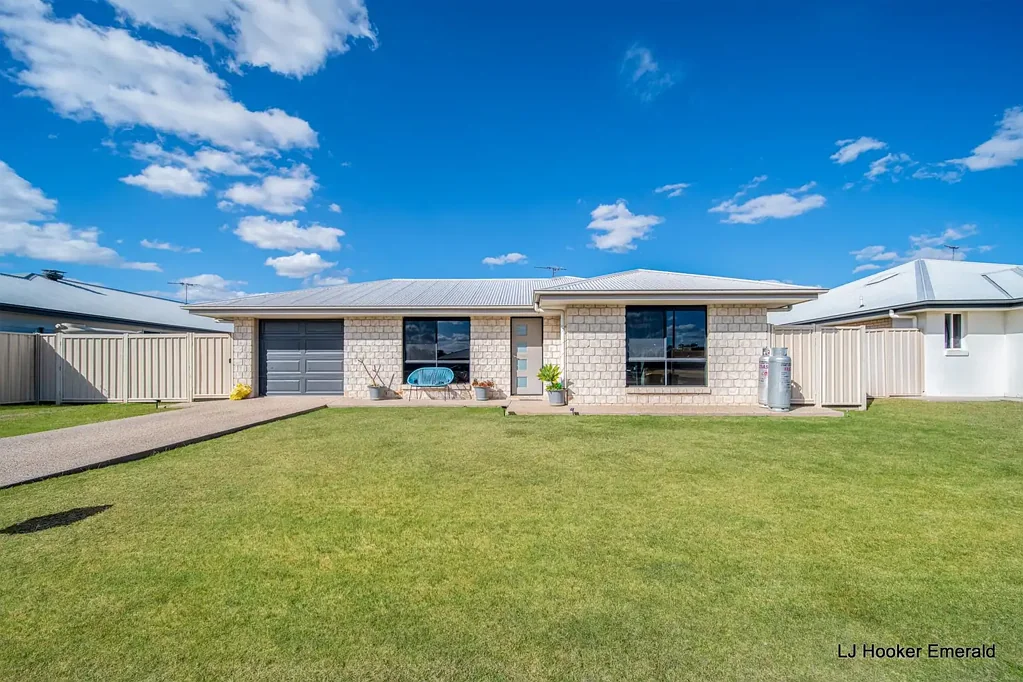 35 Thornton Street, Emerald, QLD 4720