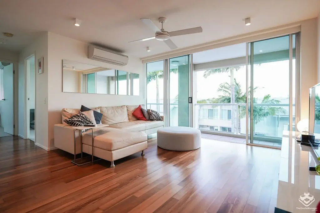 FULLY FURNISHED APARTMENT NEXT TO THE RIVER