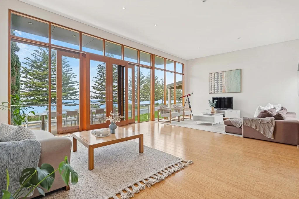 Victor Harbor 3 Bedroom Waterfront Lifestyle Luxury