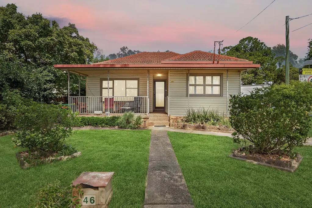 'HOUSE AND GRANNY FLAT - WALK TO EVERYTHING...!!!'