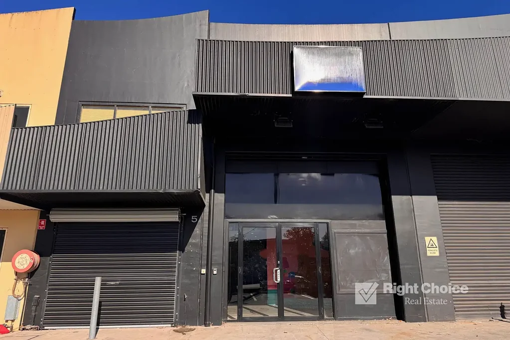 Outstanding Commercial Opportunity – Versatile Warehouse with Office & Mezzanine