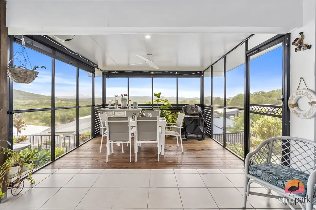 Zilzie 4房  Coastal  Living with Valley & Sea Views in Seaspray Estate!