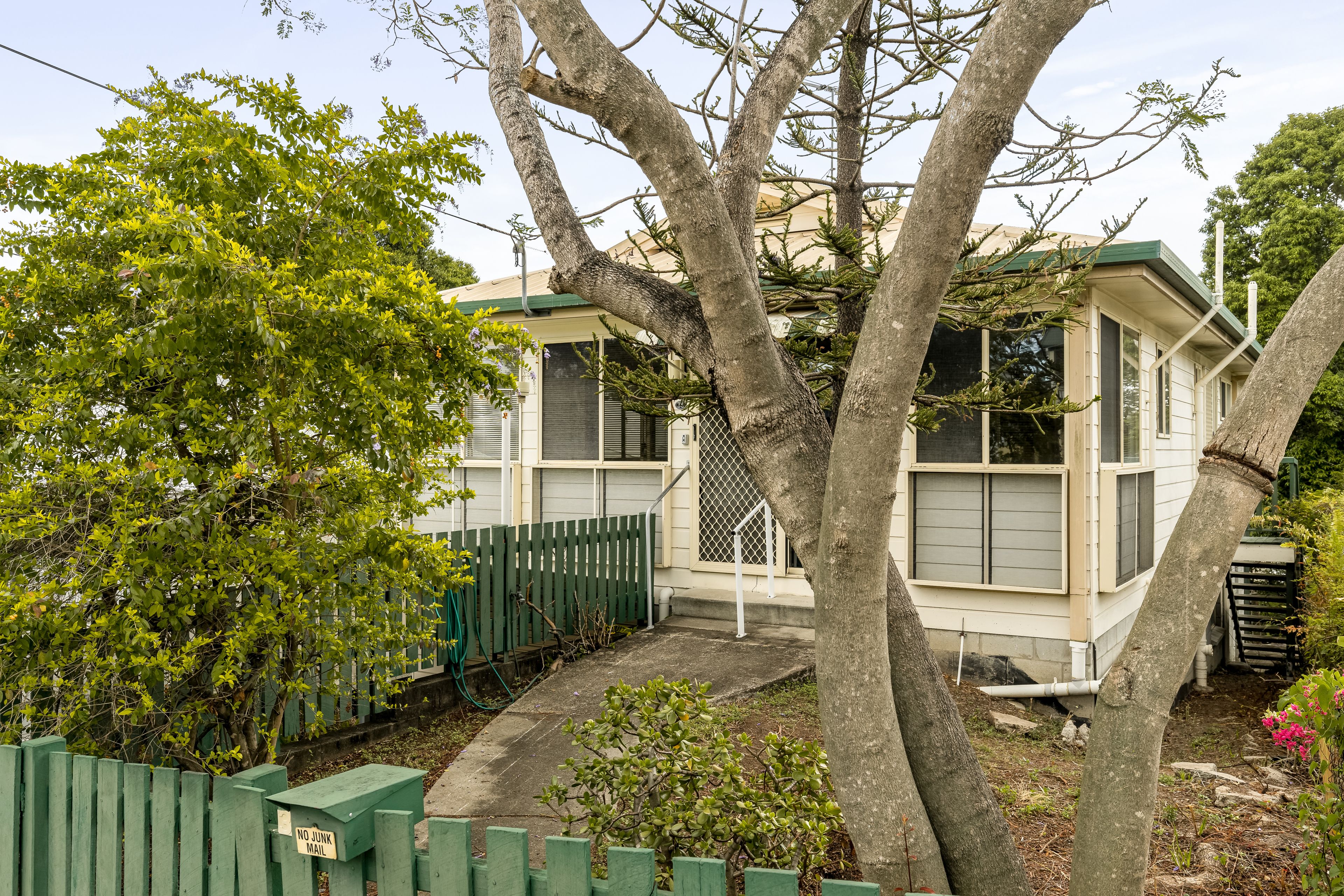 35 BEATRICE ST, GREENSLOPES QLD 4120, 0 chambres, 0 salles de bain, House