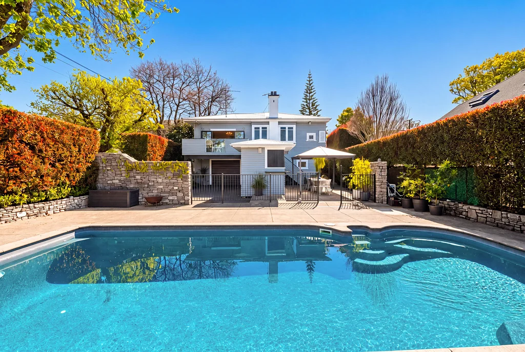 One Tree Hill 4 Slaapkamer A Timeless Character Home Made for Entertaining