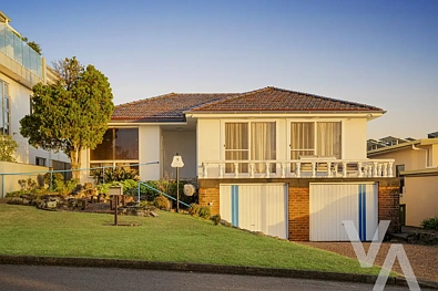 Merewether 4房  Your Next Move.