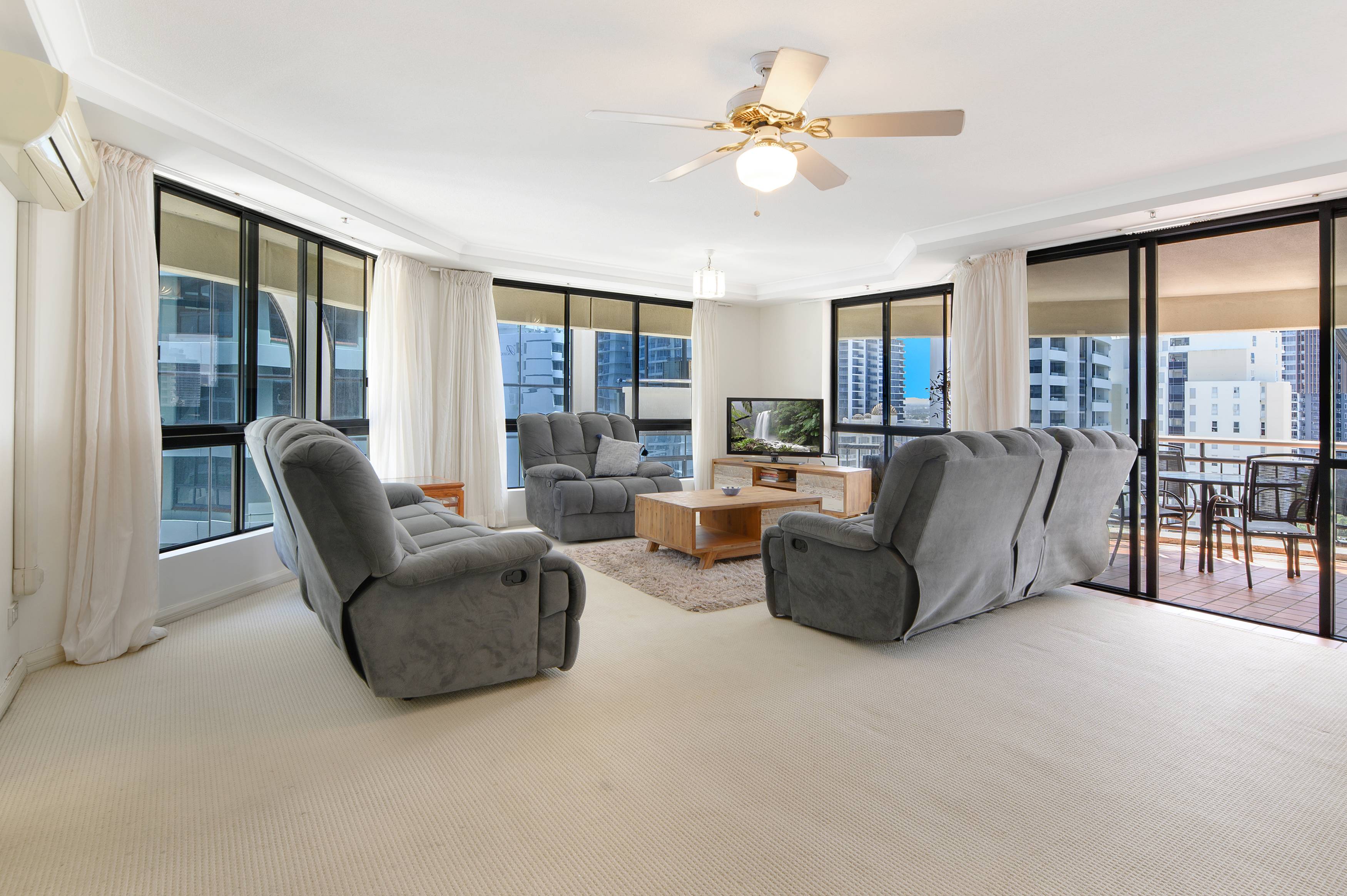 141/15 Victoria Avenue, Broadbeach, Gold Coast, 2 rūma, 2 rūma horoi, Apartment