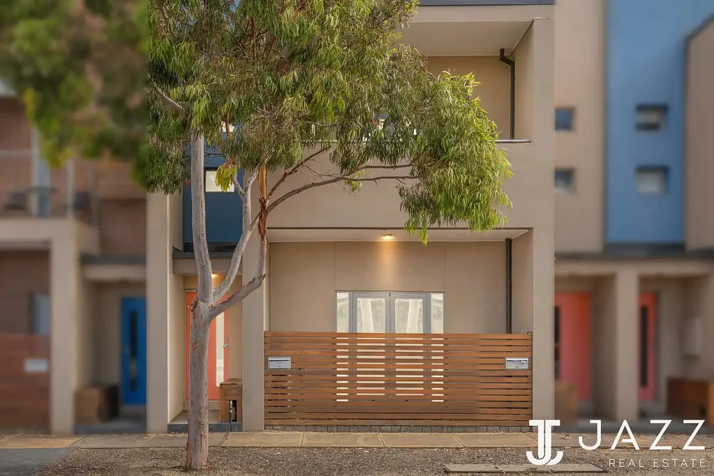 Versatile 2-Bedroom Property in Prime Point Cook Location