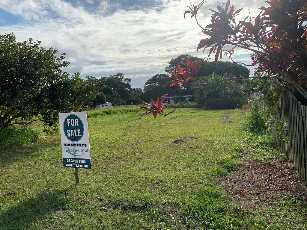 33 Crest Haven, Lamb Island, QLD 4184