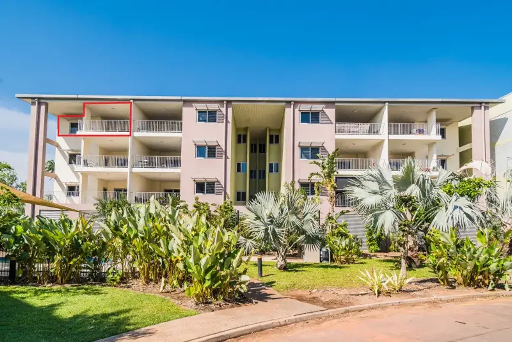 WELL PRESENTED TWO BEDROOM FULLY FURNISHED APARTMENT