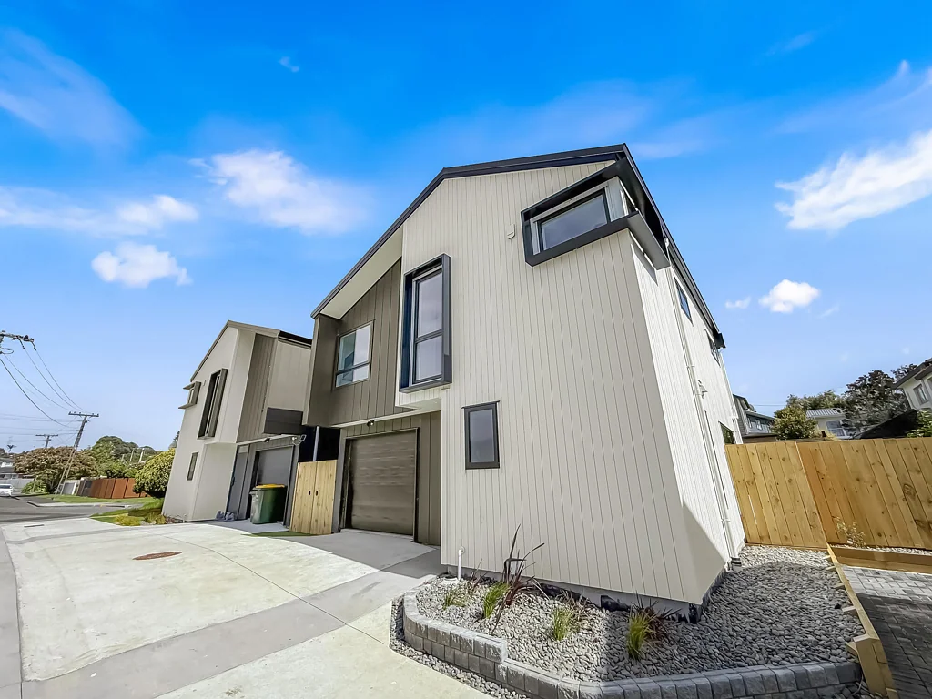 Hillsborough 4 Bedroom Standalone. Stylish. Exceptionally Connected
