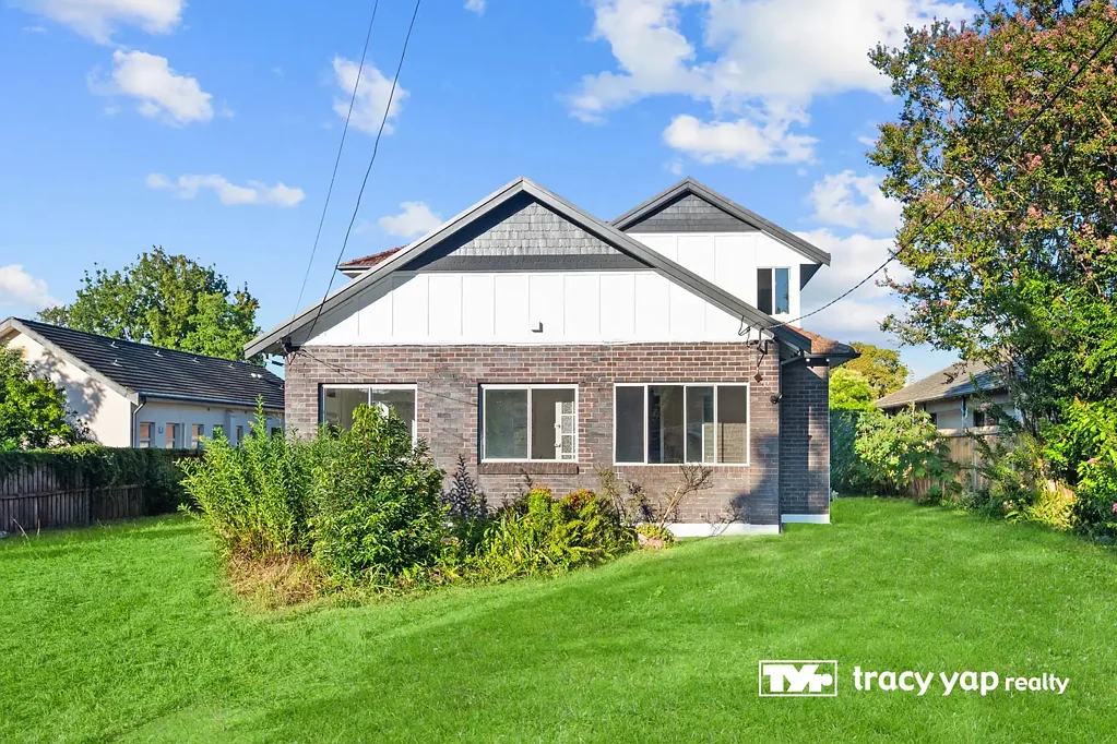 Spacious 5 bedroom home with LUG