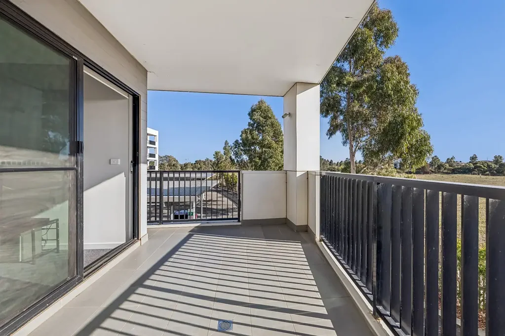Williams Landing 2chambre 2 Bedroom 2 Bathroom and across the Road from all that matters!