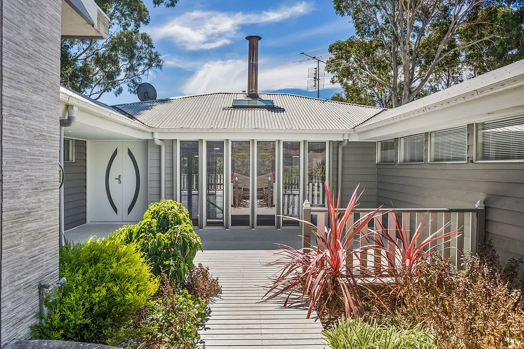 26 Koombala Grove, Cordeaux Heights, NSW 2526