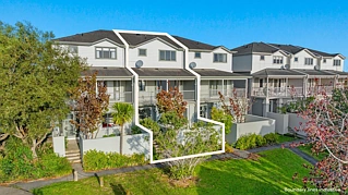2/11 Hatfield Place, Albany, North Shore City