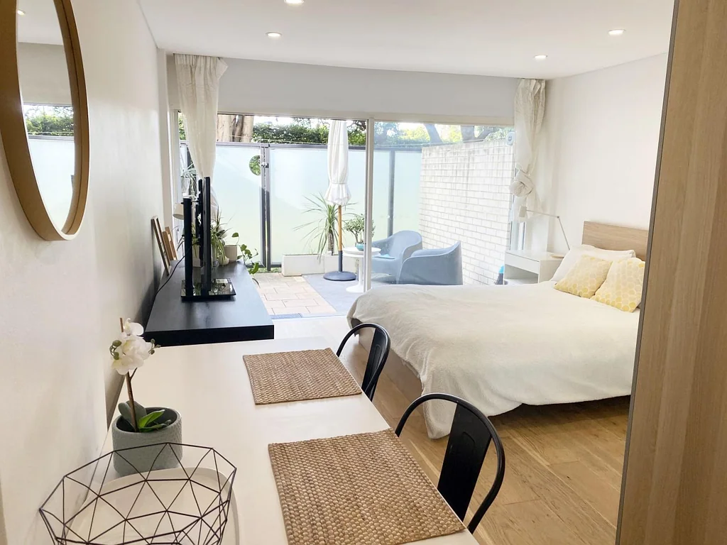 Studio apartment with private courtyard
