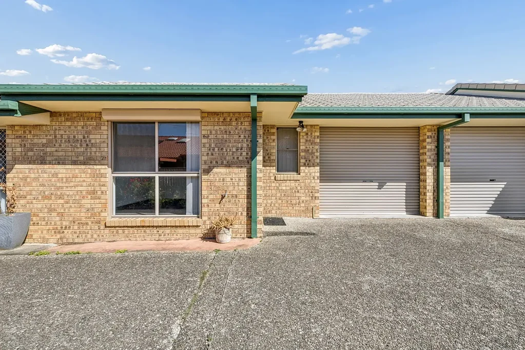 Clontarf 2房 临水生活，价格亲民 Waters Edge Living Without The Price Tag