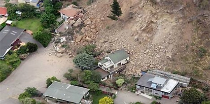 山下很危险  悬崖下物业早被定为不宜居住