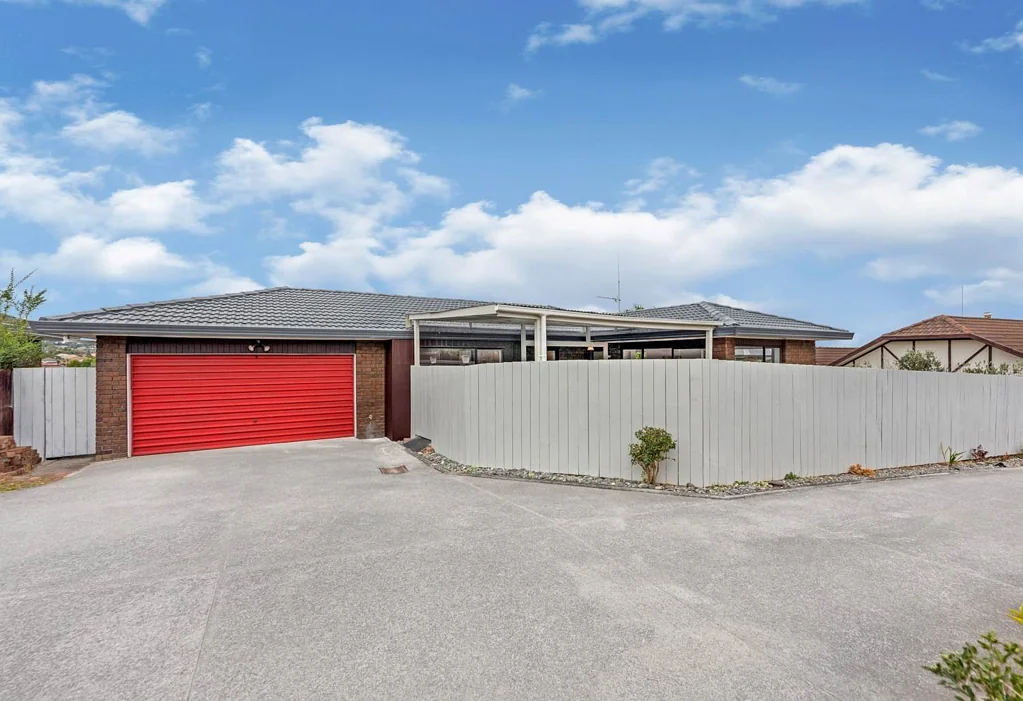 3 bedrooms family home in Botany Downs for Rent