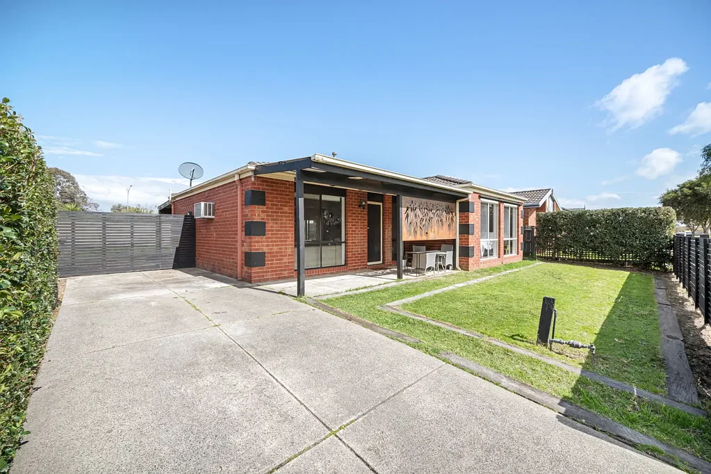 Modern Family Living in a Peaceful Carrum Downs Location